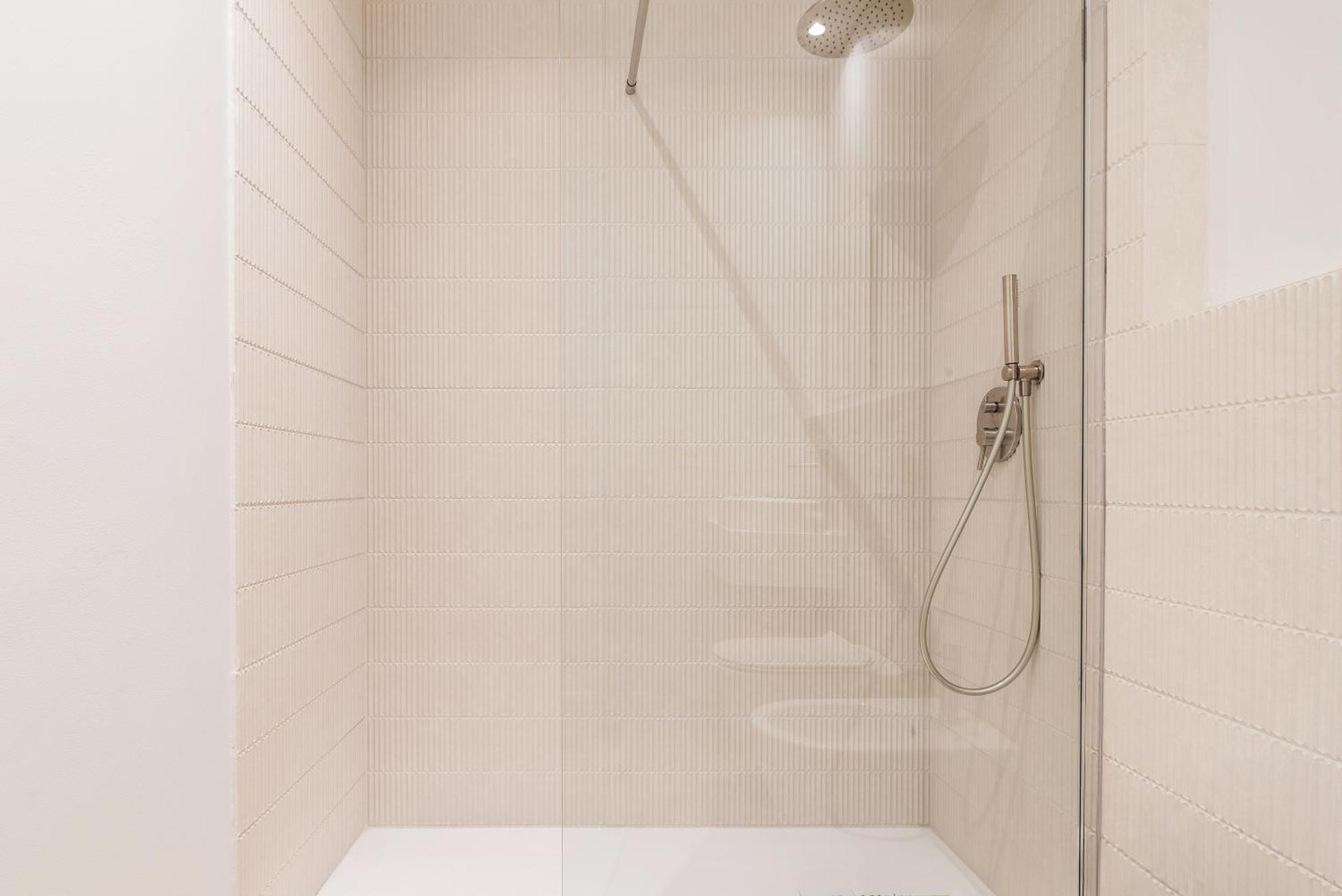 Easyhomes-City Centre Suites Mediolan Zewnętrze zdjęcie